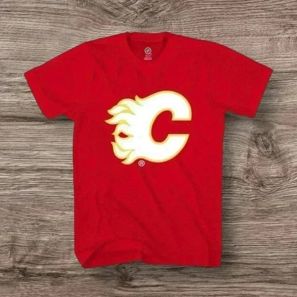 🆕 Men’s  Calgary Flames T shirt - Picture 2 of 12